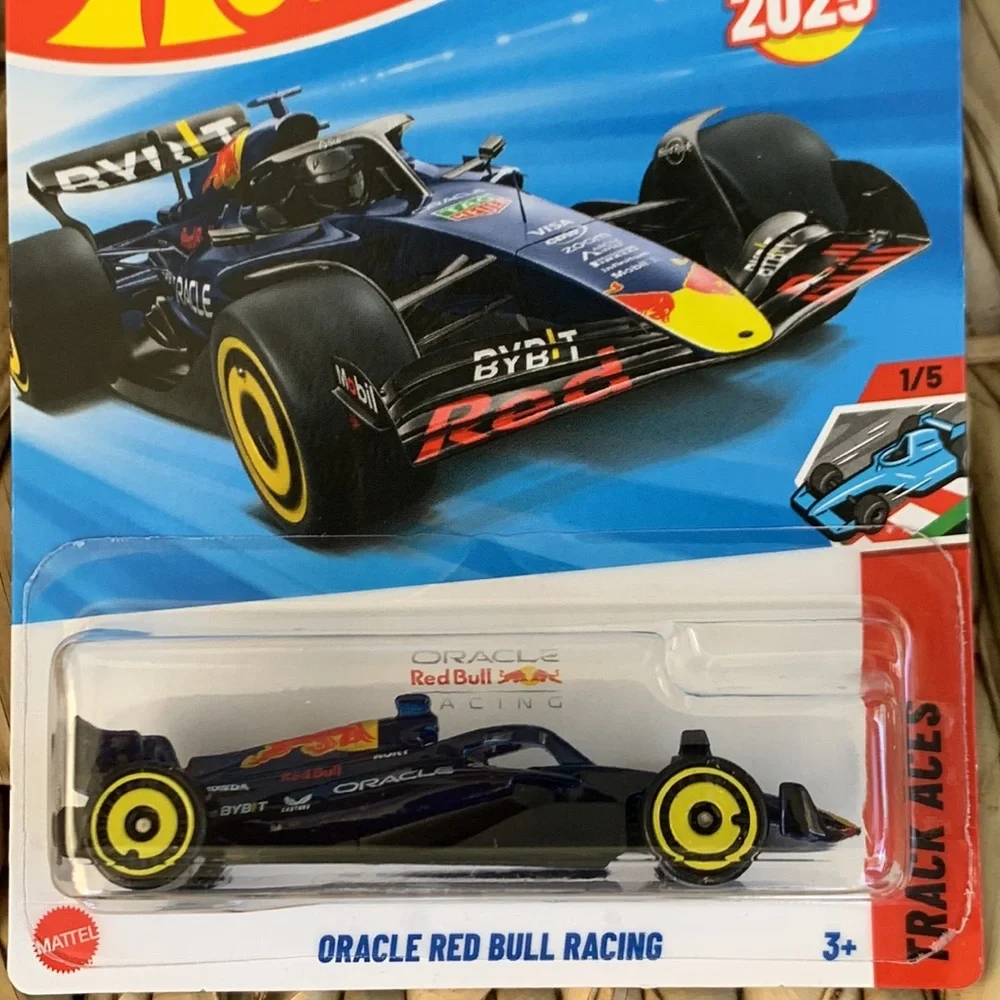 ORACLE RED BULL RACING Formula 1 F1 F   One Race Car TRACK ACES Hot Wheels 2025